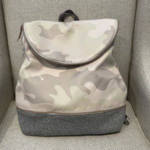 Stella and Dot Crush It light pink camo backpack